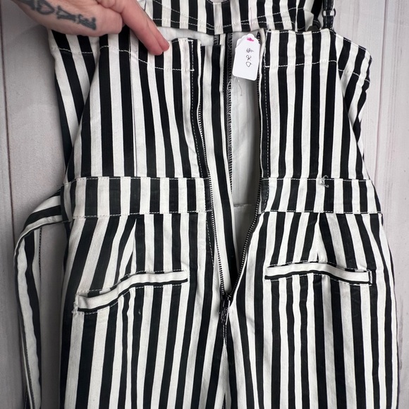 Black and White Striped Jumpsuit Rachel Roy size 6 - Picture 5 of 12